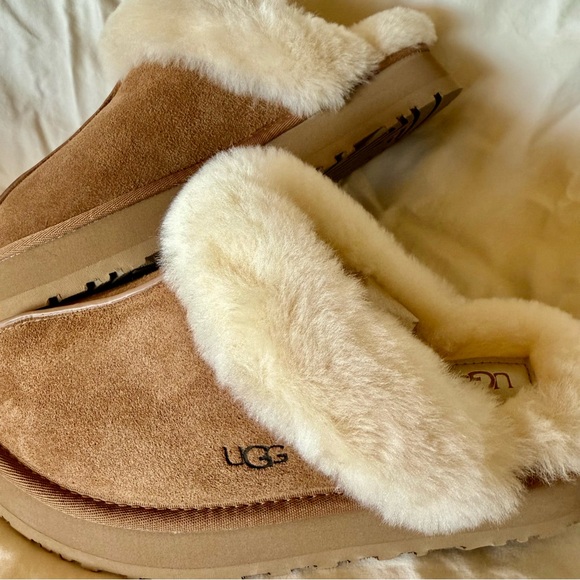 UGG Disquette Shoe - 8 - Picture 1 of 11
